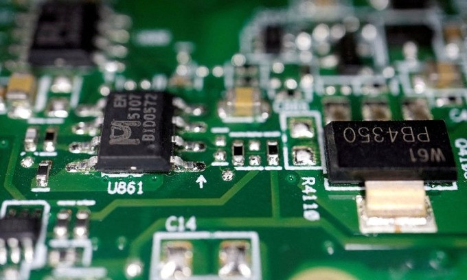 Vietnam eyes first semiconductor plant