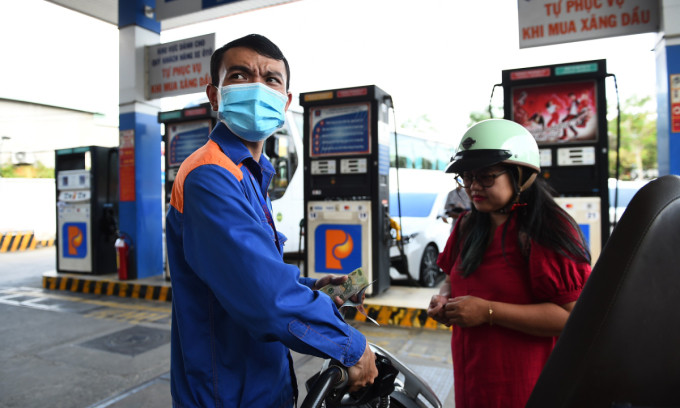 Gasoline prices go up