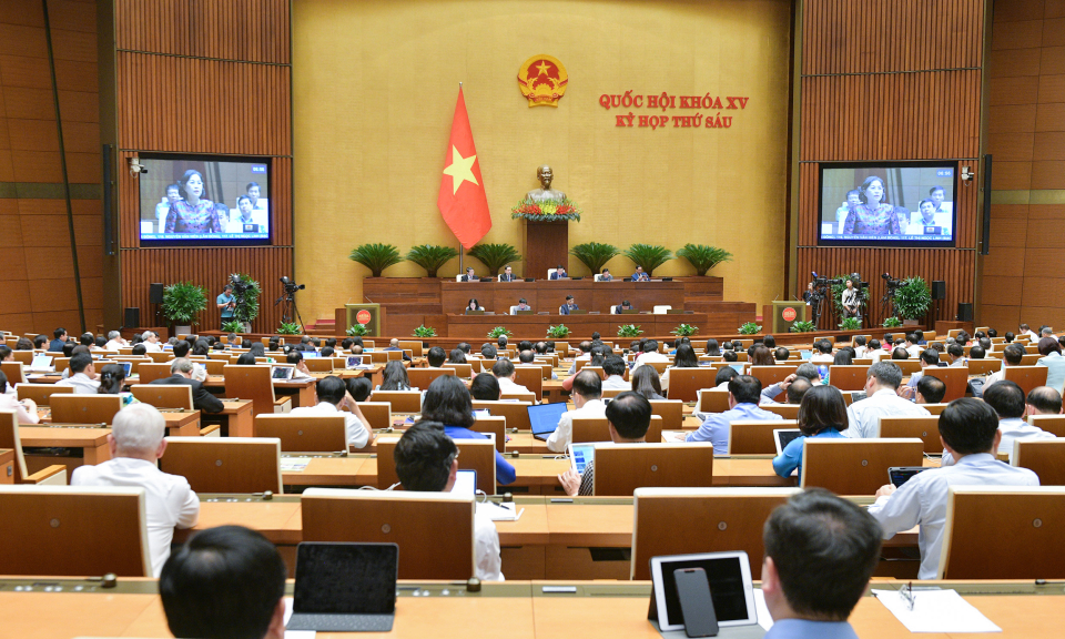 Quốc hội tiếp tục thảo luận về tình hình phát triển kinh tế - xã hội 