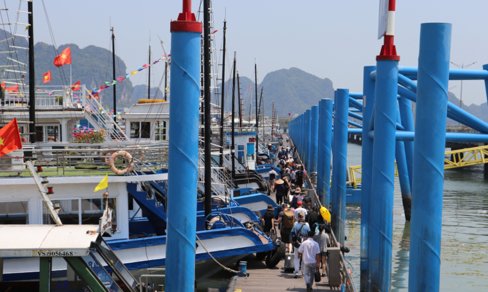 Quang Ninh welcomes about 14 million tourist arrivals in ten months