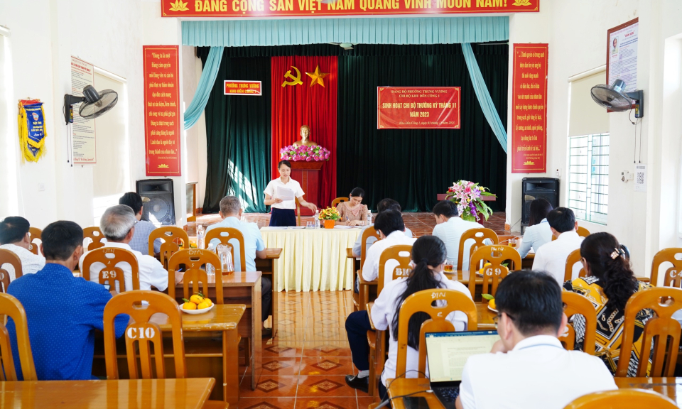 Phó Bí thư Tỉnh ủy Đặng Xuân Phương dự sinh hoạt chi bộ tại khu Đền Công 1, phường Trưng Vương, TP Uông Bí