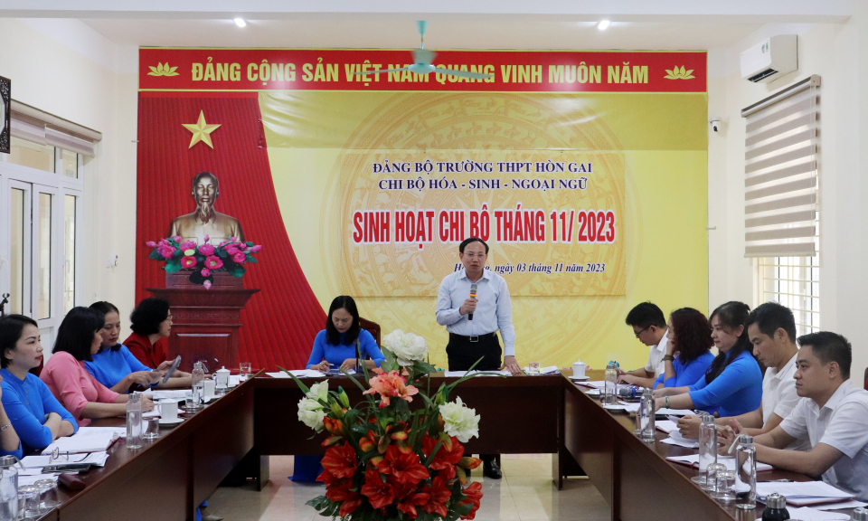 Phát huy vai trò gương mẫu của đảng viên, trách nhiệm tổ chức Đảng, xây dựng trường học thông minh, hạnh phúc