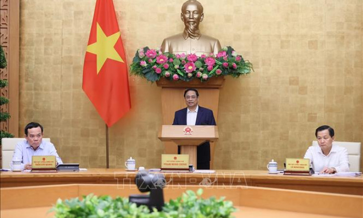 Thủ tướng: Tiếp tục tập trung tháo gỡ khó khăn cho sản xuất kinh doanh