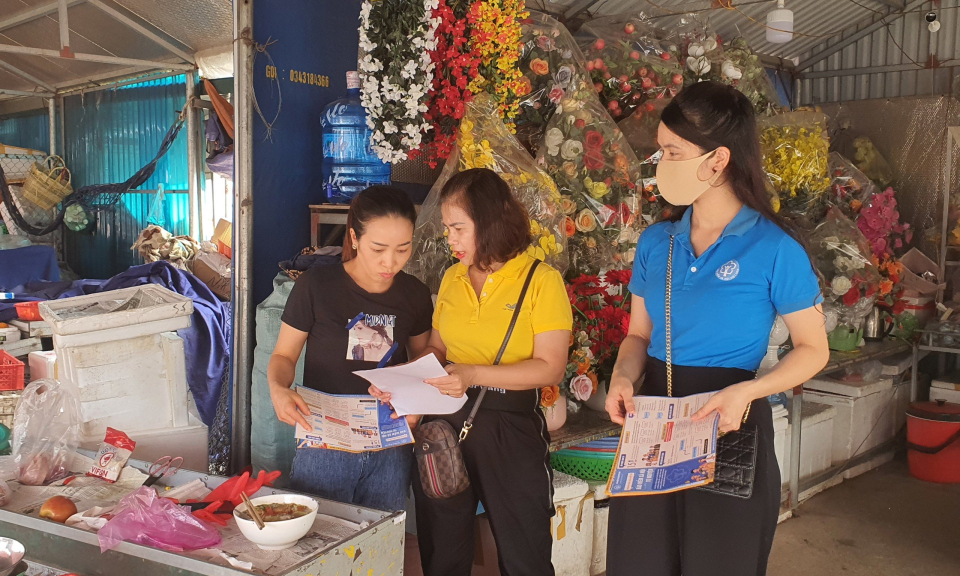 Đưa chính sách BHXH đến người dân