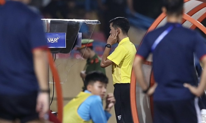 VAR giúp Viettel thắng trận đầu V-League