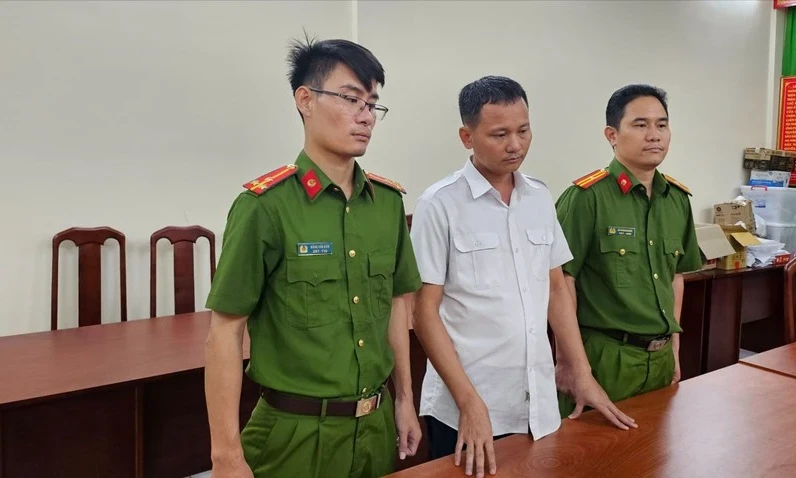 Đề nghị truy tố nhân viên bảo dưỡng máy bay tại sân bay Tân Sơn Nhất tiếp tay buôn lậu