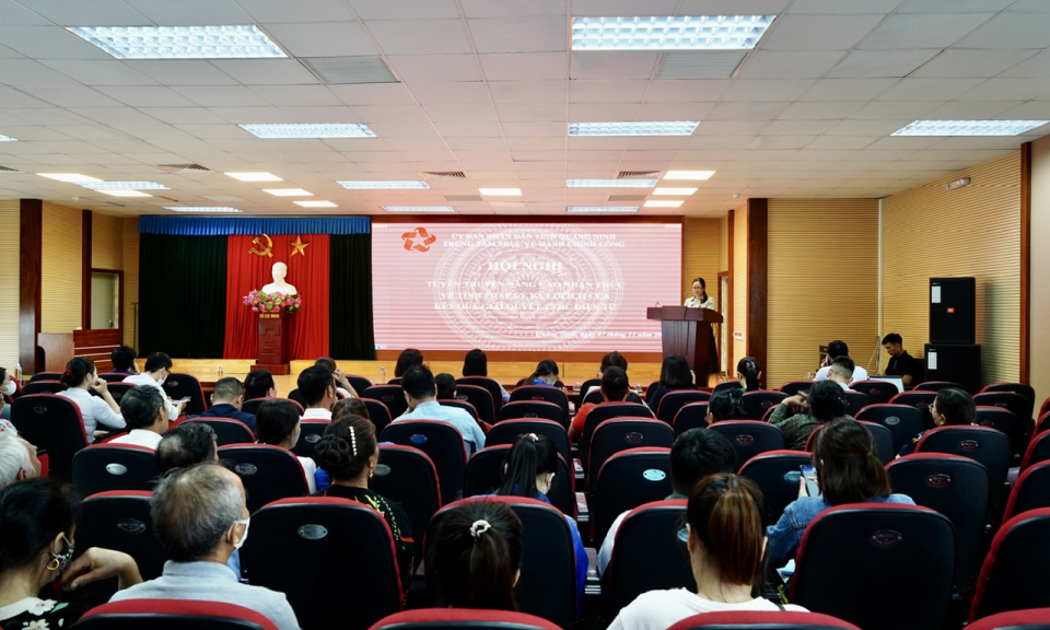 Tuyên truyền về lợi ích của sử dụng kết quả giải quyết TTHC bản điện tử