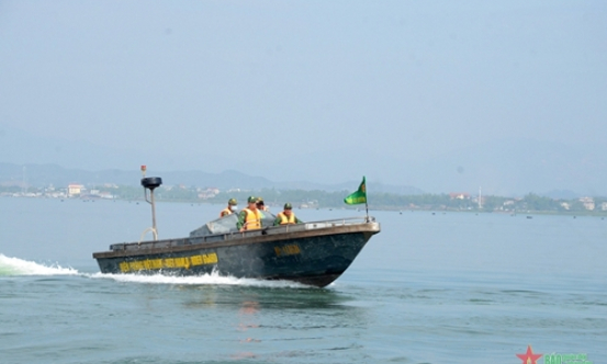 Quang Ninh border guards take measures to prevent IUU fishing