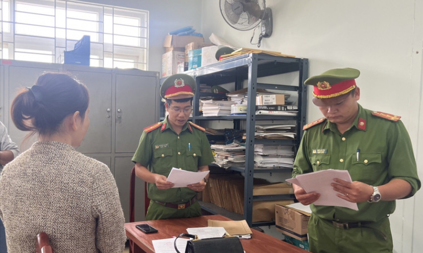 Mạo danh cán bộ ngân hàng để vay nặng lãi 4 tỷ đồng