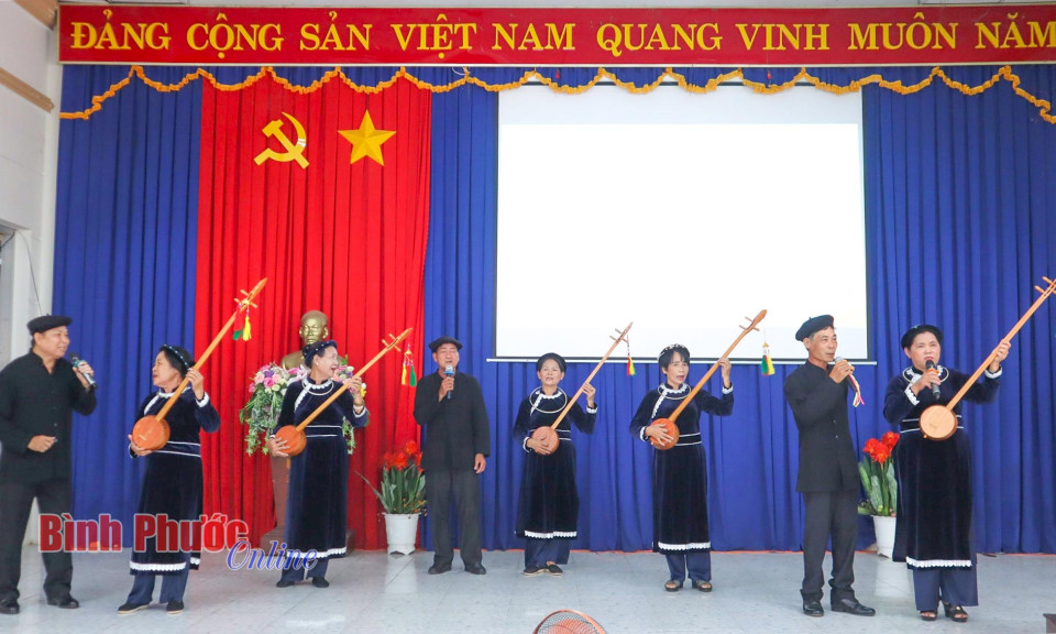 Gìn giữ điệu then giữa lòng thành phố