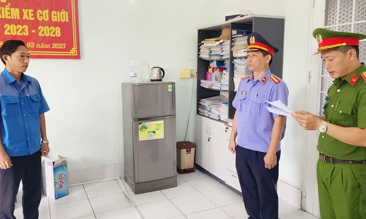Khởi tố, bắt tạm giam một số cán bộ Trung tâm đăng kiểm xe cơ giới Kiên Giang