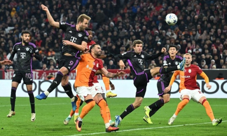 Kane giúp Bayern qua vòng bảng Champions League