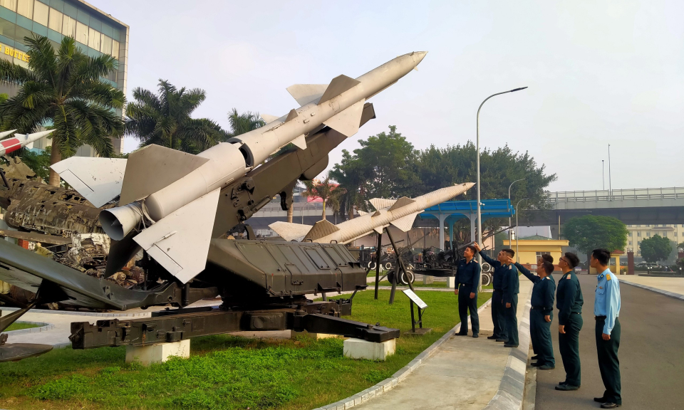 Sáng tạo trong giáo dục truyền thống cho bộ đội 
