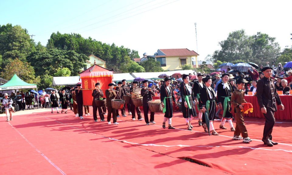 Hoang Can Temple Festival and the San Diu Sports and Culture Day to open on November 25