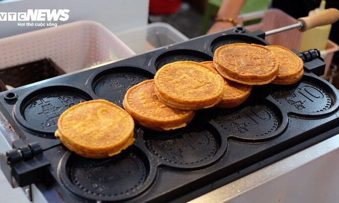 Bánh đồng xu phô mai hết ‘hot', chuyên gia hé lộ bí quyết kinh doanh theo trend