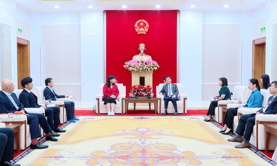 Lãnh đạo tỉnh tiếp xã giao Tổng thư ký Hội hữu nghị Nhật - Việt và Chủ tịch Liên minh nghị sỹ hữu nghị thành phố Kobe (Nhật Bản)