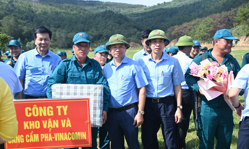 Chỉ huy trưởng gương mẫu, trách nhiệm   