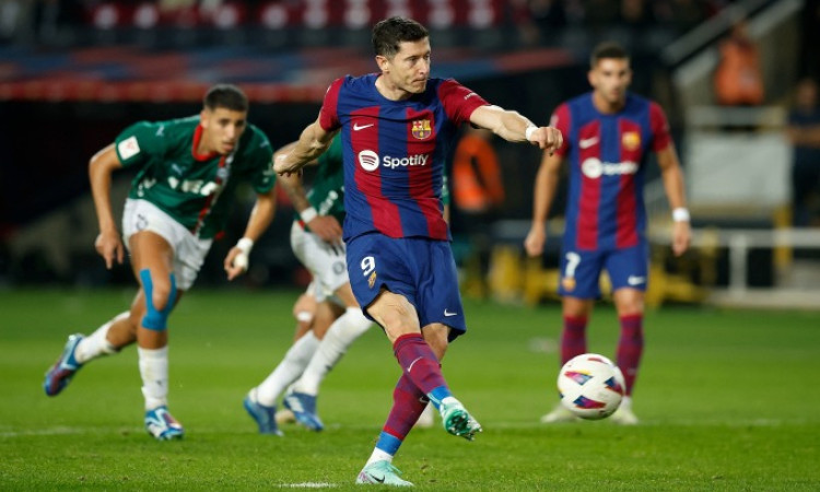 Lewandowski giúp Barca thắng ngược ở La Liga