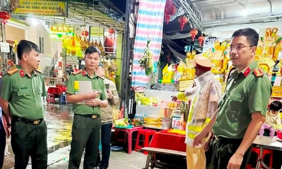 Một chiến sĩ công an xã ở Hà Tĩnh bị đâm trọng thương khi làm nhiệm vụ