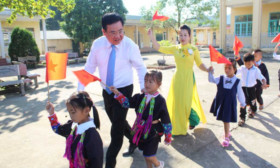  Xem xét tăng số lượng cử tuyển con em đồng bào DTTS xã Hải Sơn, Bắc Sơn vào học tại các trường dân tộc nội trú tỉnh Quảng Ninh