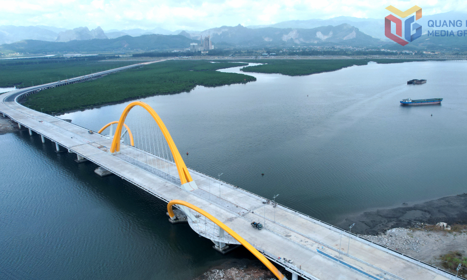 广宁省政府拟建连接爱情桥和绿门3桥的道路项目