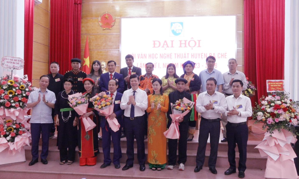Mái nhà chung của văn nghệ sĩ Ba Chẽ