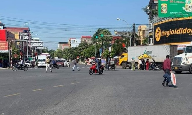 Người đàn ông tử vong sau va chạm với xe đầu kéo