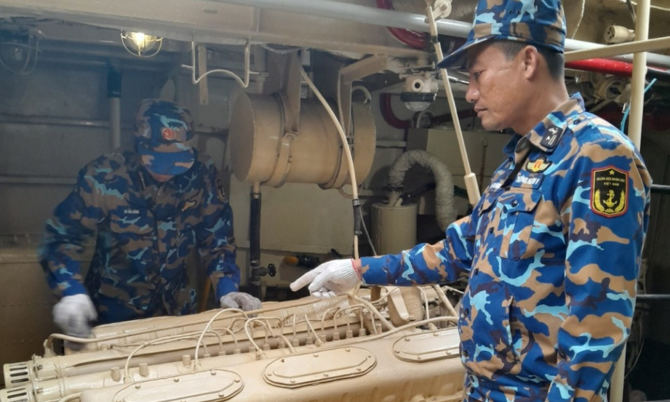 Tấm gương điển hình trong quản lý, khai thác vũ khí, trang bị kỹ thuật tốt, bền, an toàn, tiết kiệm và an toàn giao thông