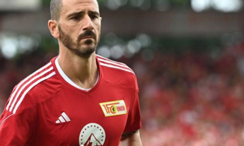 Union Berlin sa thải thuyền trưởng, Bonucci được dẫn dắt bởi nữ HLV