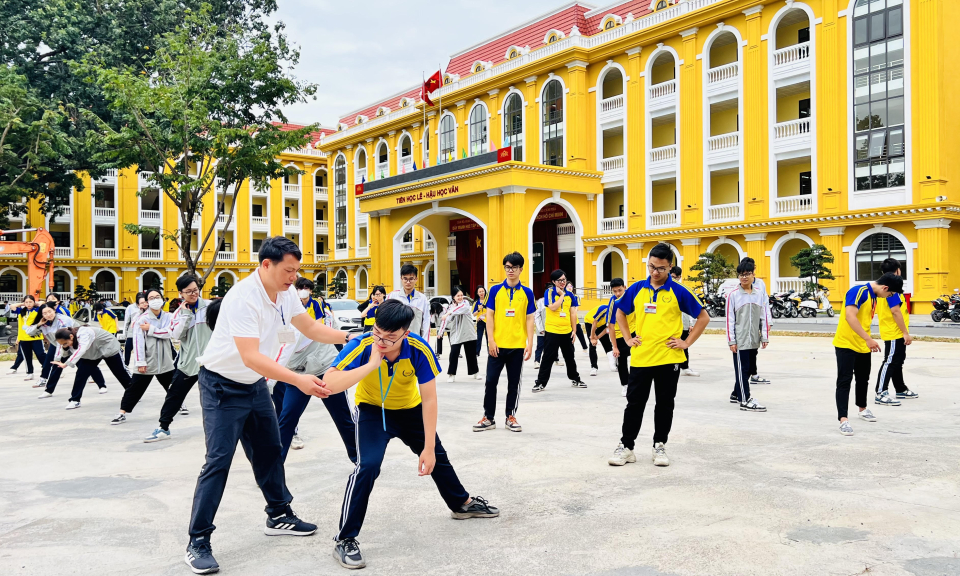 Nhân rộng các điển hình “Gia đình nhà giáo tiêu biểu” 
