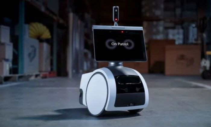 Amazon ra mắt robot 'Astro for Business' có khả năng điều hướng tự động