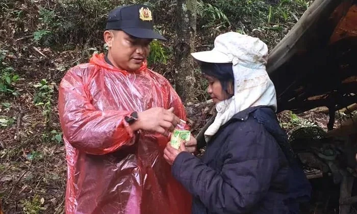 Kon Tum: Tìm thấy người phụ nữ bị thất lạc trong rừng 5 ngày