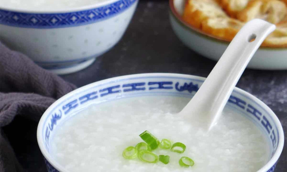 Ăn cháo trắng vào bữa sáng - Lợi ít hại nhiều