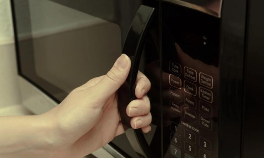 Nghiên cứu mới cảnh báo tác dụng phụ của lò vi sóng