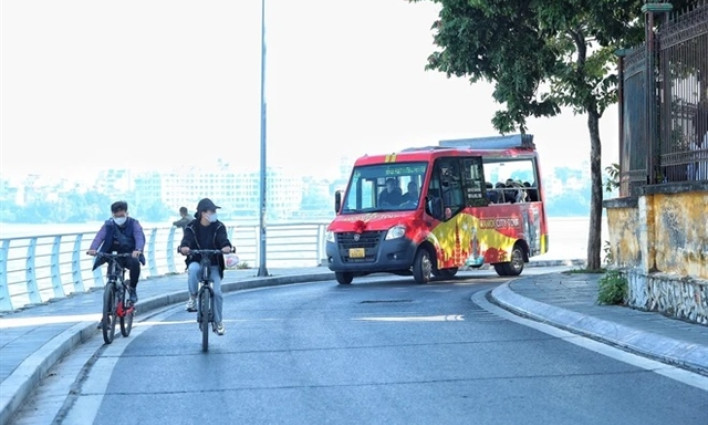 Hà Nội introduces new bus city tour for sightseeing experience
