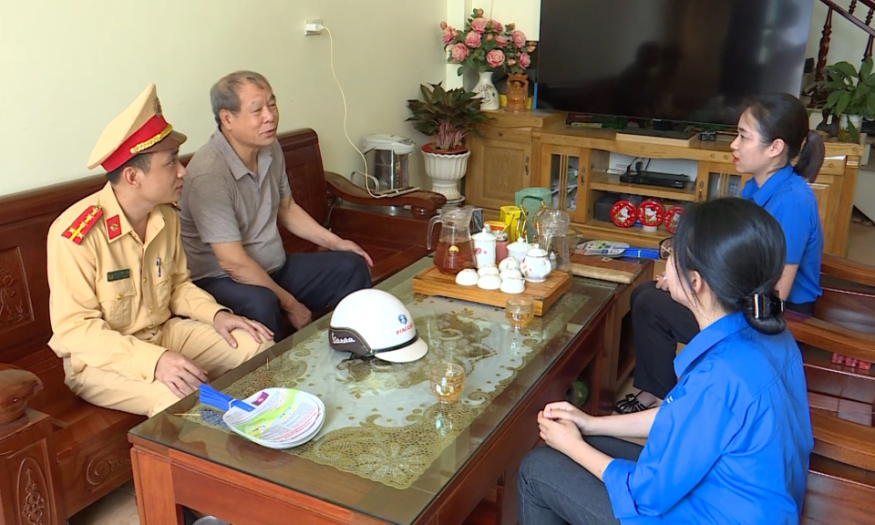 Đẩy mạnh tuyên truyền cho người dân vùng cao