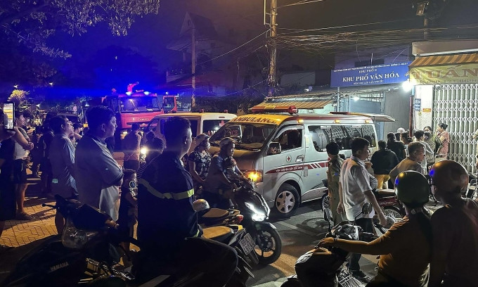 Cháy nhà nghi do phóng hỏa, 3 người chết