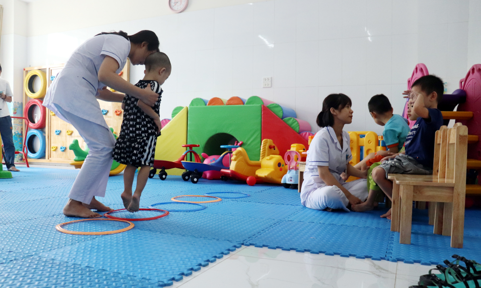Thắp sáng hy vọng hòa nhập cho trẻ tự kỷ