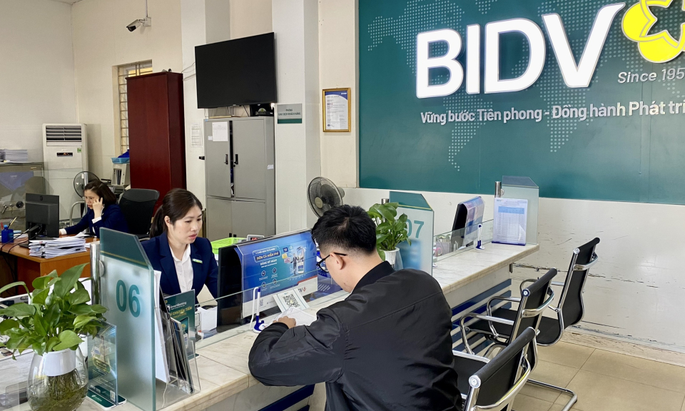 Cán bộ Ngân hàng TMCP Đầu tư và Phát triển Việt Nam - Chi nhánh Hạ Long học tập và làm theo lời Bác