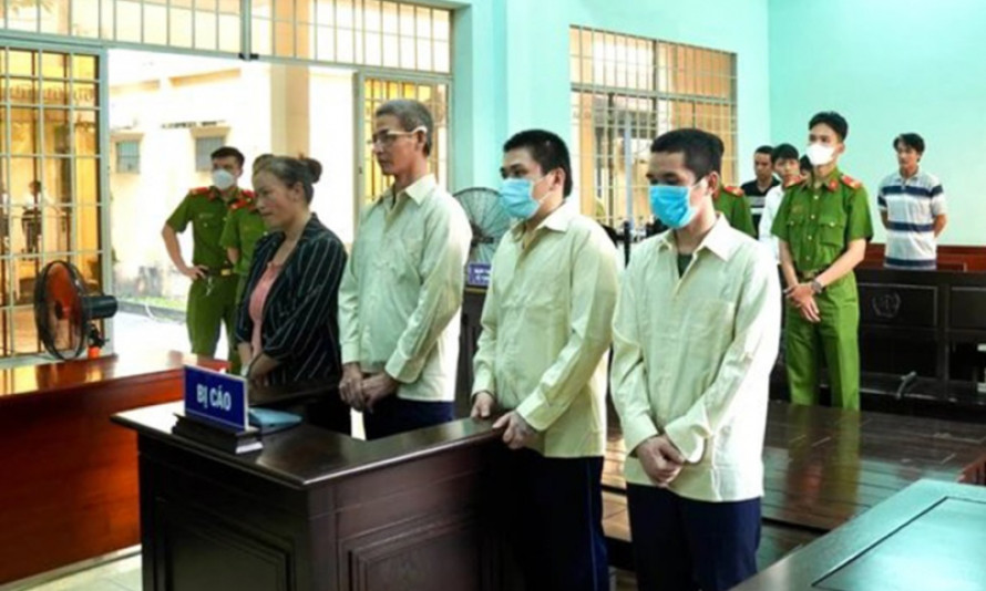 Chặt ngón tay chủ thầu công trình để đòi tiền thi công