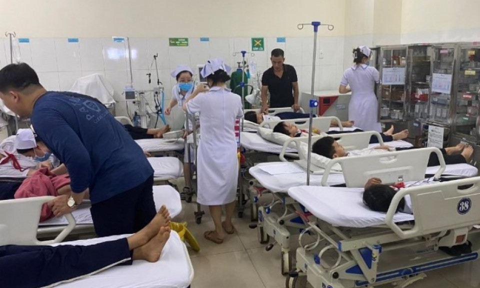 Tạm dừng hoạt động cơ sở kinh doanh trà sữa khiến 17 học sinh ngộ độc