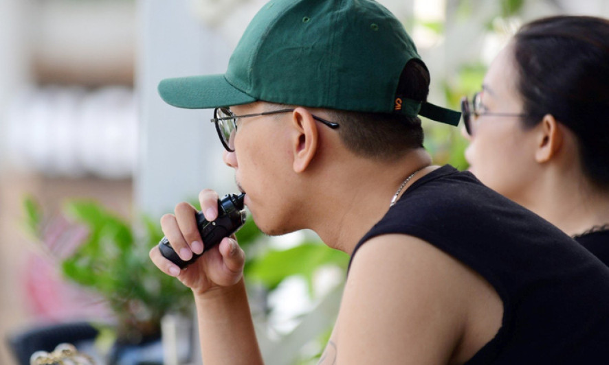 Hút thuốc lá điện tử tăng vì quảng cáo