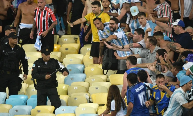 FIFA điều tra rắc rối trong trận đấu giữa Brazil và Argentina