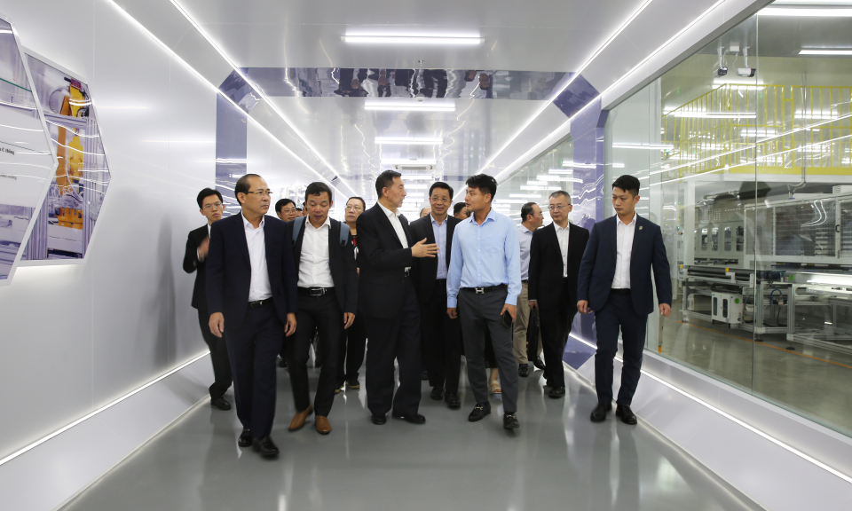 Các đại biểu Mặt trận Tổ quốc Việt Nam và Chính hiệp Trung Quốc thăm KCN Sông Khoai