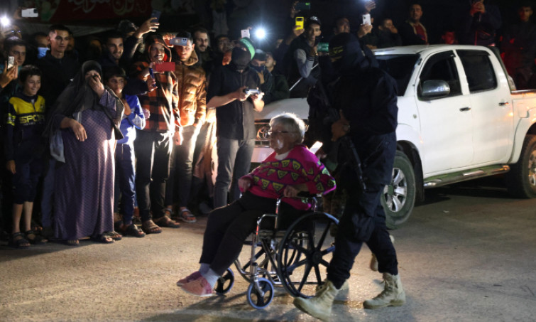 Hamas thả thêm 12 con tin
