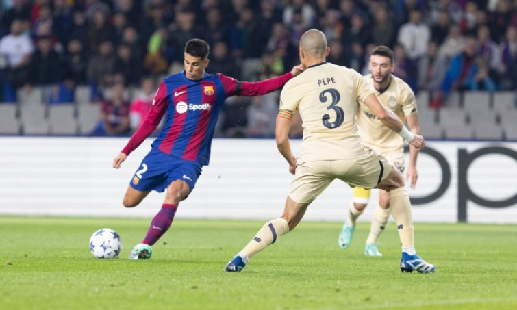 Cancelo, Felix đưa Barca vào vòng 1/8 Champions League