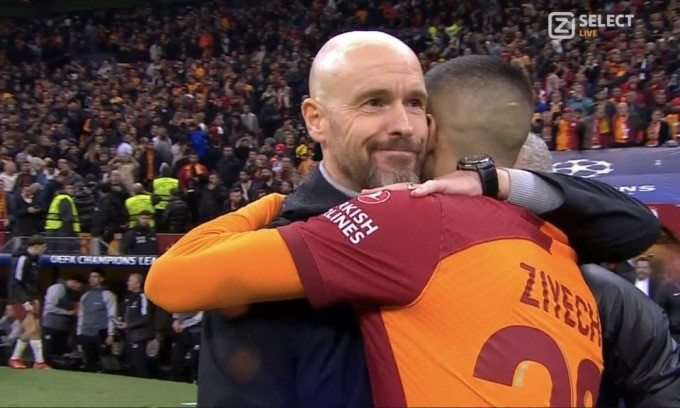 CĐV Man Utd tức giận vì Ten Hag ôm cầu thủ Galatasaray
