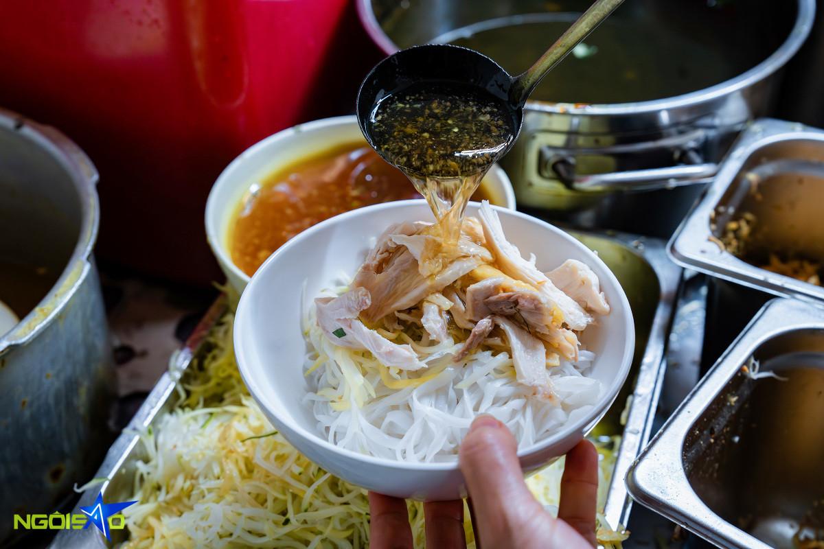 Tradition redefined by Hanoi’s mixed chicken pho