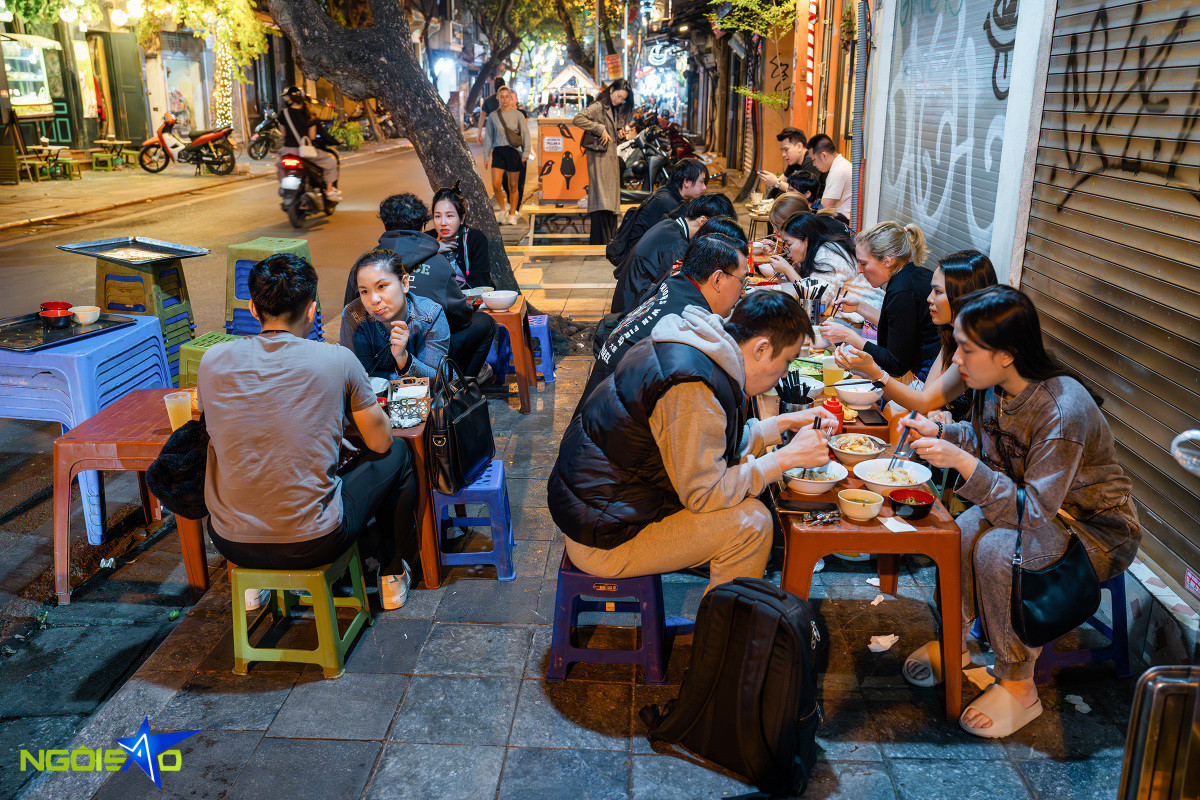 Tradition redefined by Hanoi’s mixed chicken pho