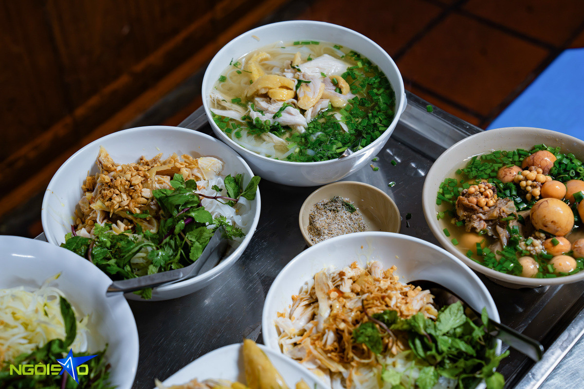 Tradition redefined by Hanoi’s mixed chicken pho